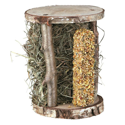 Trixie Natur-Snack Holzturm mit Bergwiesenheu & Knusperstange 13×17×13 cm / 110 g